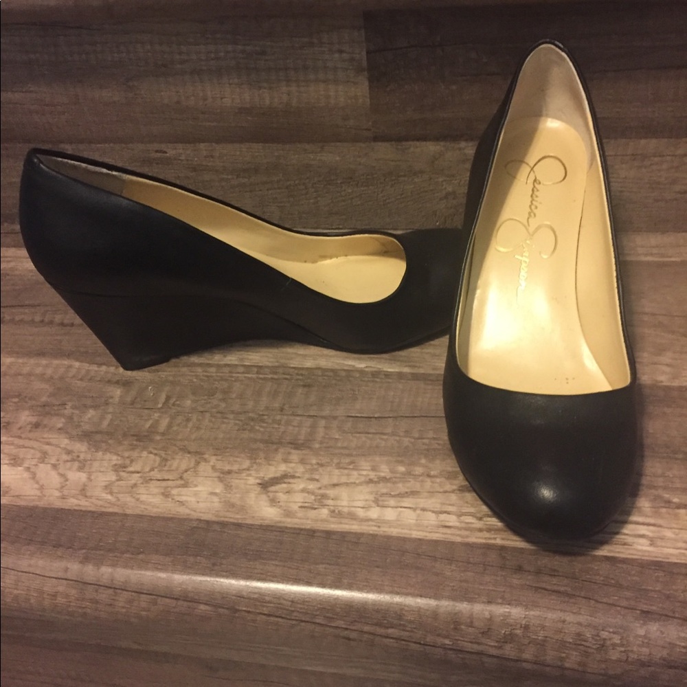 Black wedges